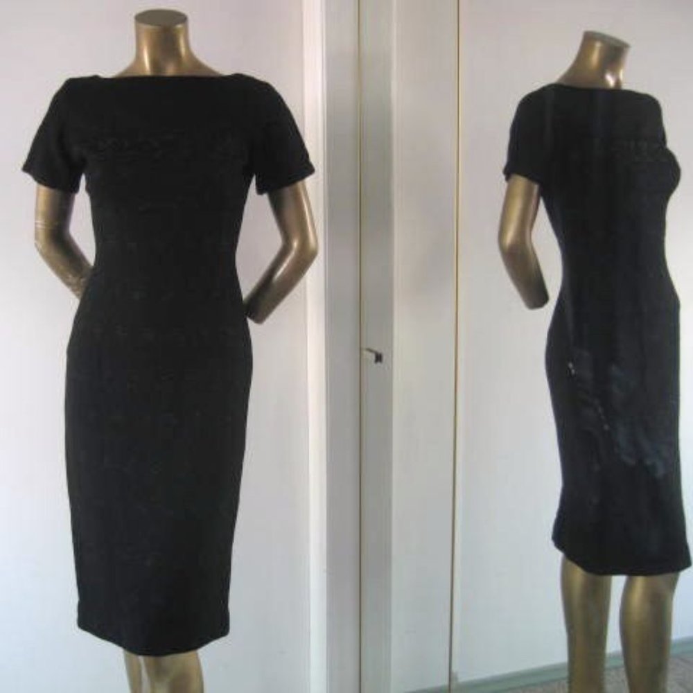 Vintage - Excellent condition 60's wiggle dress with embroidery